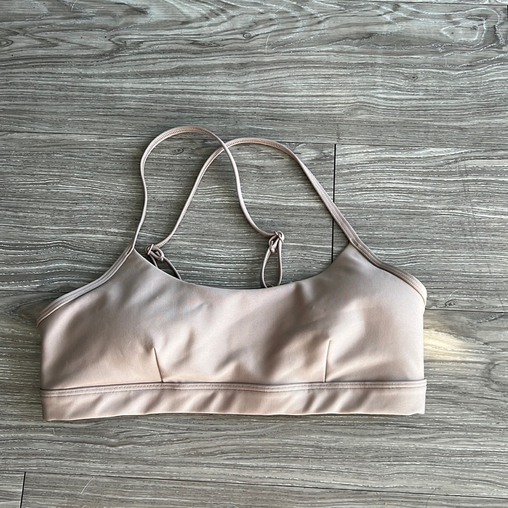 Alo airlift intrigue sports bra size small color taupe